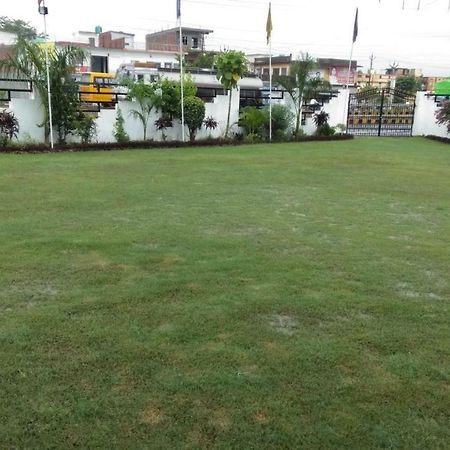 Hotel The Ideal Kushinagar Exterior photo