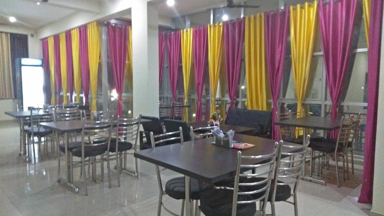 Hotel The Ideal Kushinagar Exterior photo