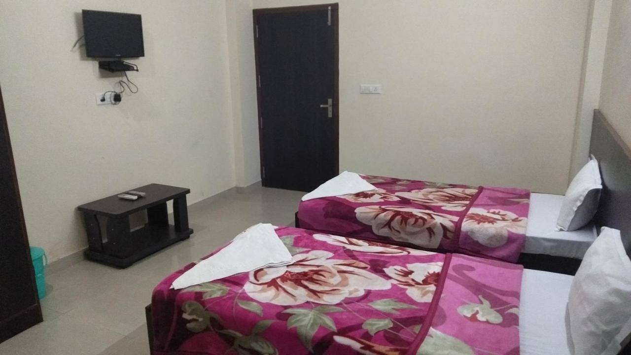 Hotel The Ideal Kushinagar Exterior photo