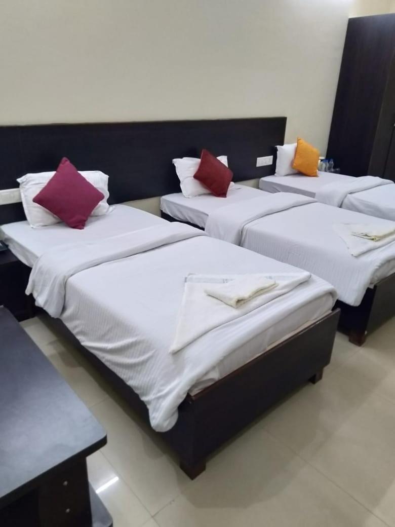 Hotel The Ideal Kushinagar Exterior photo