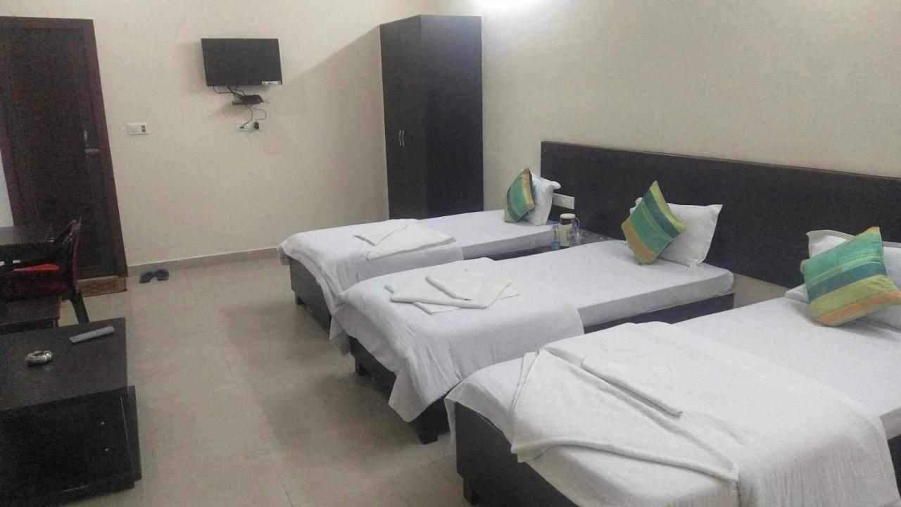 Hotel The Ideal Kushinagar Exterior photo