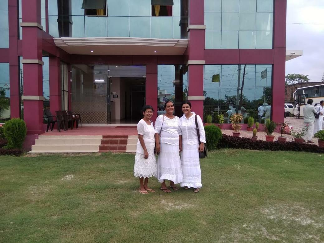 Hotel The Ideal Kushinagar Exterior photo