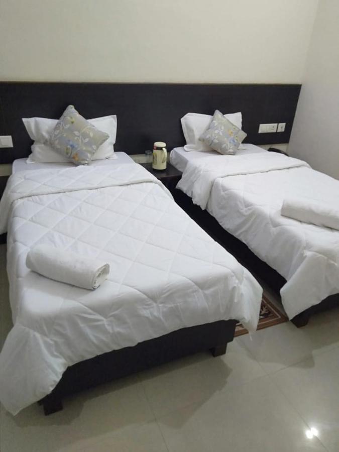 Hotel The Ideal Kushinagar Exterior photo